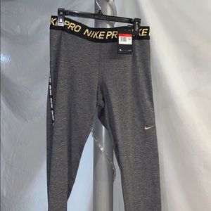 Nike leggings! 💛🖤